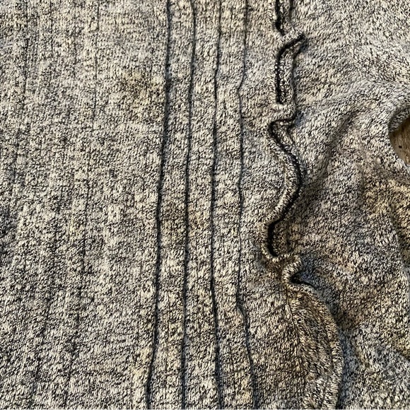 4/20 Baby Gap 2T ruffles grey knit sweater dress or top - Picture 2 of 6